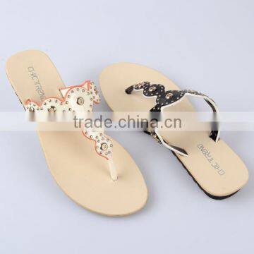 2014 Fashion Ladies Beach Slipper Flip Flop Cheap Hot-selling Pvc Crystal Slippers with metal