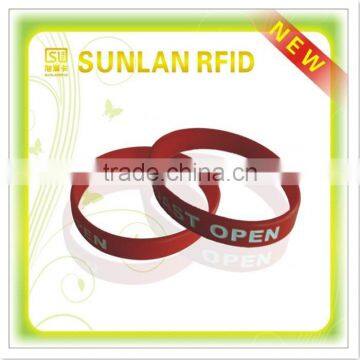Anti-collision Waterproof UHF RFID Silicon Wristbands / Wrist band