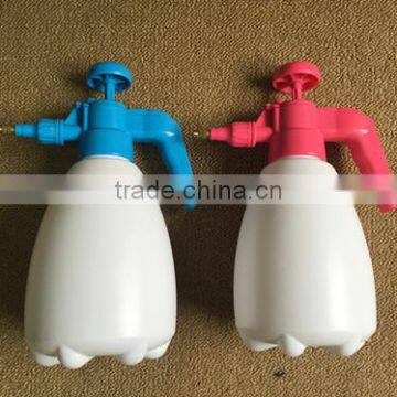 2L High Quality Garden Plastic Manual Sprayer Pressure Sprayer photo-3
