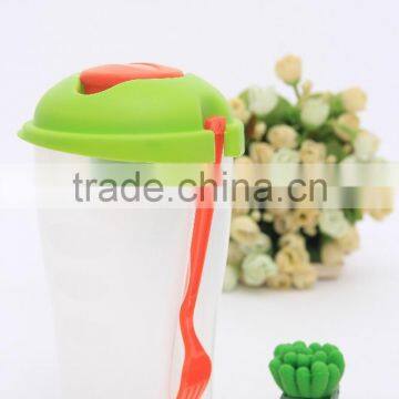 Wholesale BPA-Free plastic salad shaker /plastic salad cup with fork/plastic salad shaker on the Go