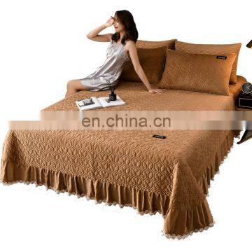 Wholesale Comforter Folded Soft Velvet Lightweight Coverlet For All Season Embroidery Quilt photo-4