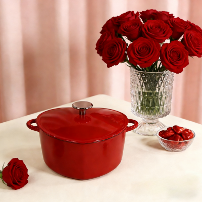 Giftware Supplier 3-Quart Enameled Cast Iron Heart Shaped Dutch Oven