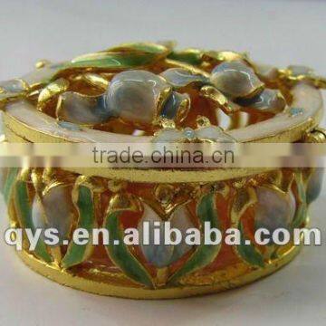 Metal Jewelry Box with Hollow-out Flower Design