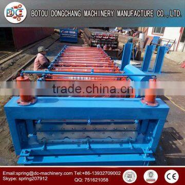 Hydraulic trapezoidal wall panel roll forming machine