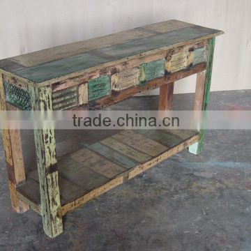 WOODEN TABLE