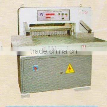 Hydraulic digital dispaly paper cutter