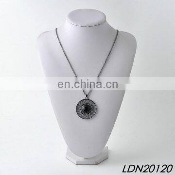 Long Chain Gold Flower Disk Pendant Necklace photo-3