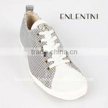 New style young casual canvas shoes men