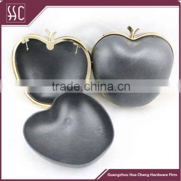 Zinc alloy apple shape metal clutch frame with black plastic shall box purse frame                        
                                                                                Supplier's Choice