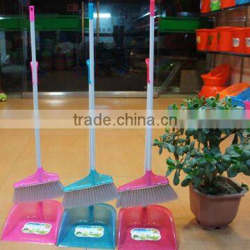 Made In China Handmade Cheap Plastic China Brooms Dustpans Set Wholesale