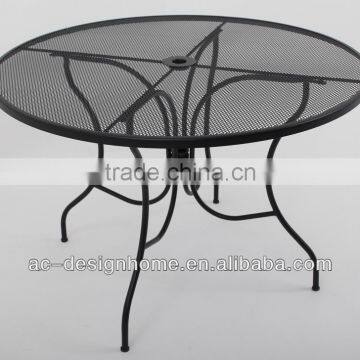 WROUGHT IRON ROUND TABLE