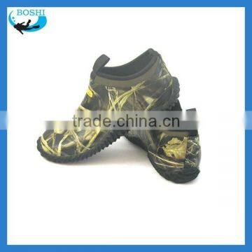 2015 hot selling men's neoprene rubber camo low shoes waterproof boots