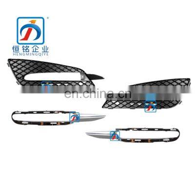 Brand New R280 R320 R350 W251 Fog Lamp Chrome Vent Trim for Front Bumper