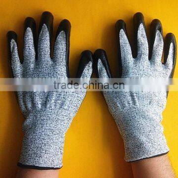 High quality cheap price 13 gauge seamless HPPE knitted nitrile coated cut resistant gloves