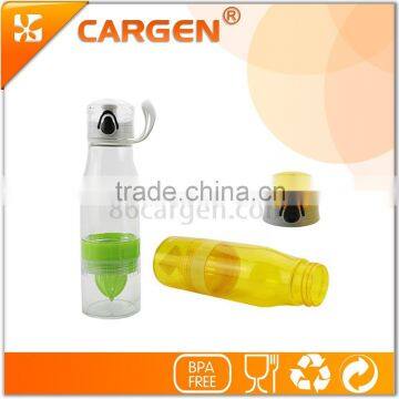 Flip top 700ml plastic fruit lemon squeezer water bottle
