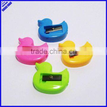 One Hole Plastic Duck Shaped Novelty Cartoon Pencil Sharpener photo-2