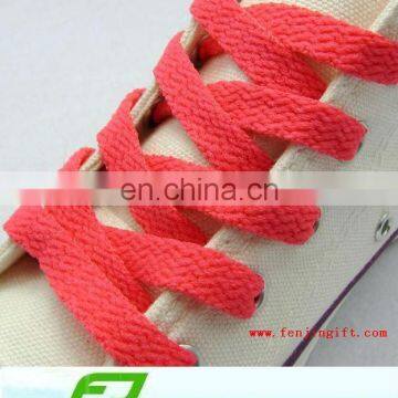 different color shoelaces,red shoelace