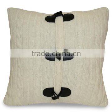 Button knitted cushion cover