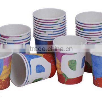 Disposable drinking cup with handle