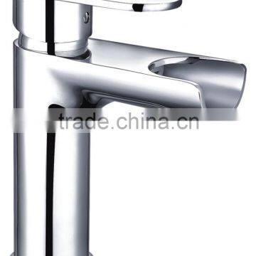 Open water mono basin mixer