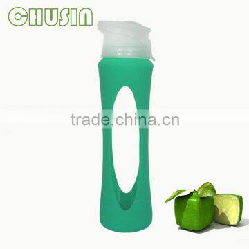 Customizable glass water bottle with fancy silicone sleeve