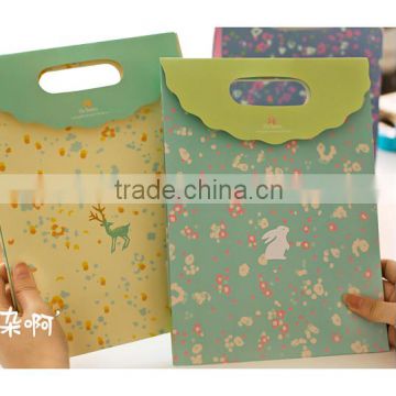 good quality green yellow gift paper Packaging shopping Bag with handlle for garment with cheap price