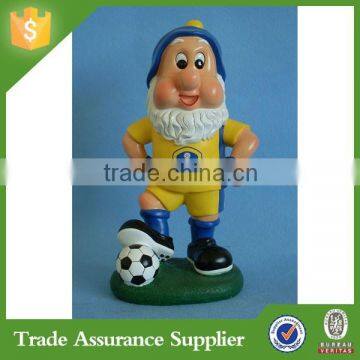 Wholesale Funny Resin Soccer Gnome figurine wholesale