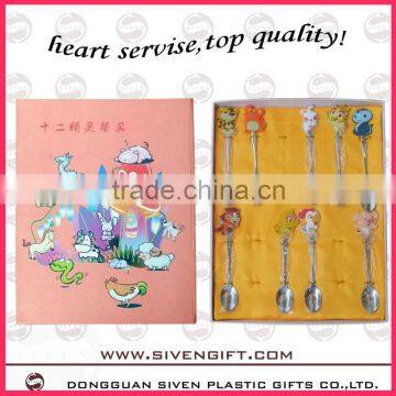 2014 new design cute plastic 3d spoon cover