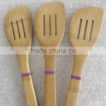 bamboo Oblique leakage shovel with purple silicone ring