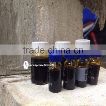 Special Gift of Nature-Oud Oil Distilled in Vietnam With Best Quality Oud Chips Ingredients- Price of Vietnam Agarwood Oil photo-2