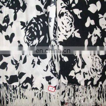 print pashmina shawl Black and white flower Print scarf