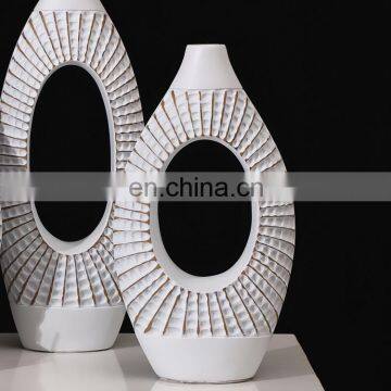 Nordic Custom Wedding Artwork White Exquisite Handmade Resin Flower Vase for Hotel Decor