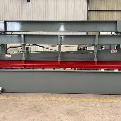 Hydraulic Shearing Machine Equipment Capable of Cutting Stainless Steel and Galvanized Sheets photo-2