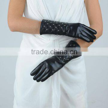 Fashionable Women's Leather Gloves With Rivets on Back