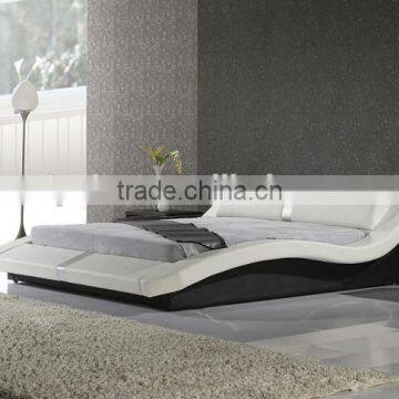 Accept custom faux leather beds, black/white leather beds