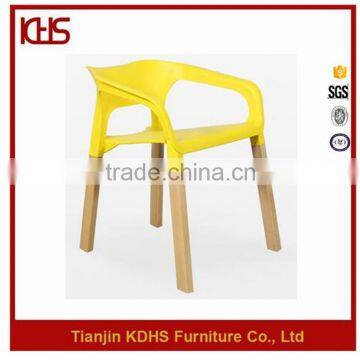 Good Quality Green Color Plastic Material Hot Sale Wooden Frame Leisure Chair