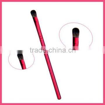 red handle concealer brush