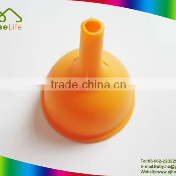 Top sale high quality food grade foldable plastic silicone oil funnel