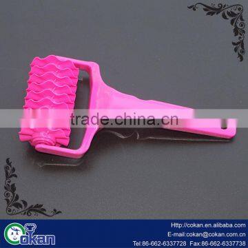 CK-KT686 Plastic Pizza Tools Pie Maker Lattice Pastry Cutter With Plastic Handle/Pastry Lattice Roller Cutter of Cake Tools. photo-3