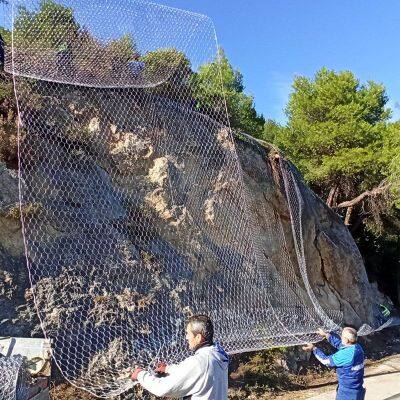 Polymer Coating Hexagonal Double Twisted Wire Mesh Rockfall Protection Mesh Price for Slope Protection photo-2