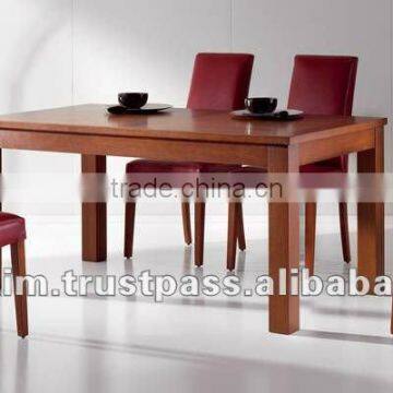MARLOW CHAIR