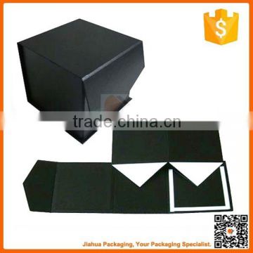 black cardboard collapsible gift box with magnet lid