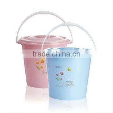 round plastic bucket