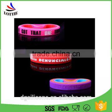 China Manufacturer BPA Free 100% Food Grade Silicone Wristbands photo-5
