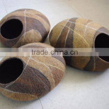 Best Selling Eco-friendly Oval Shape Warm Felt Cat House