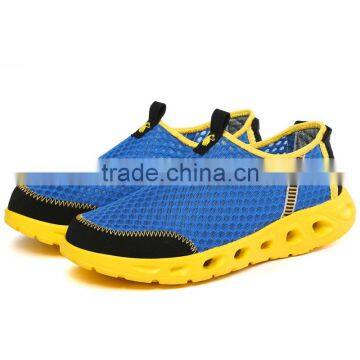 Slip-On mesh fabric for sports shoes handiness ventilation outdoor and beach water walking