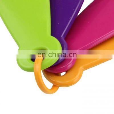 High Quality 4 Color Plastic Cheese Hand Grater, Different Pattern Soft Grip Handle Grater