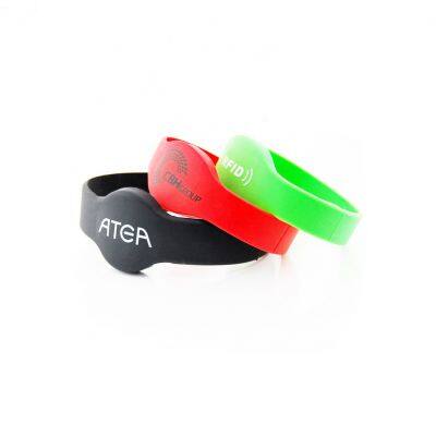 Personalized 13.56mhz Silicone Nfc Bracelet S50 1k Rfid Wristbands for Water Park photo-2