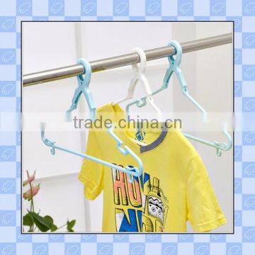 Customized Hot Sell Heavy Duty Plastic Hanger for Adult Size Suit Cloth/hot Sell Plastic Hanger photo-3