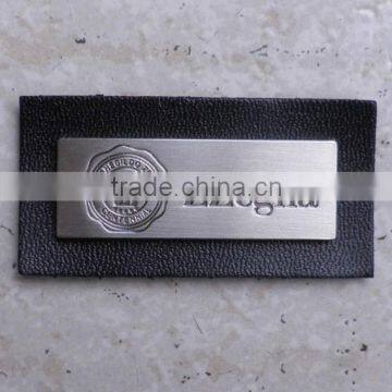 customized high quality gloosy leather badges with metal